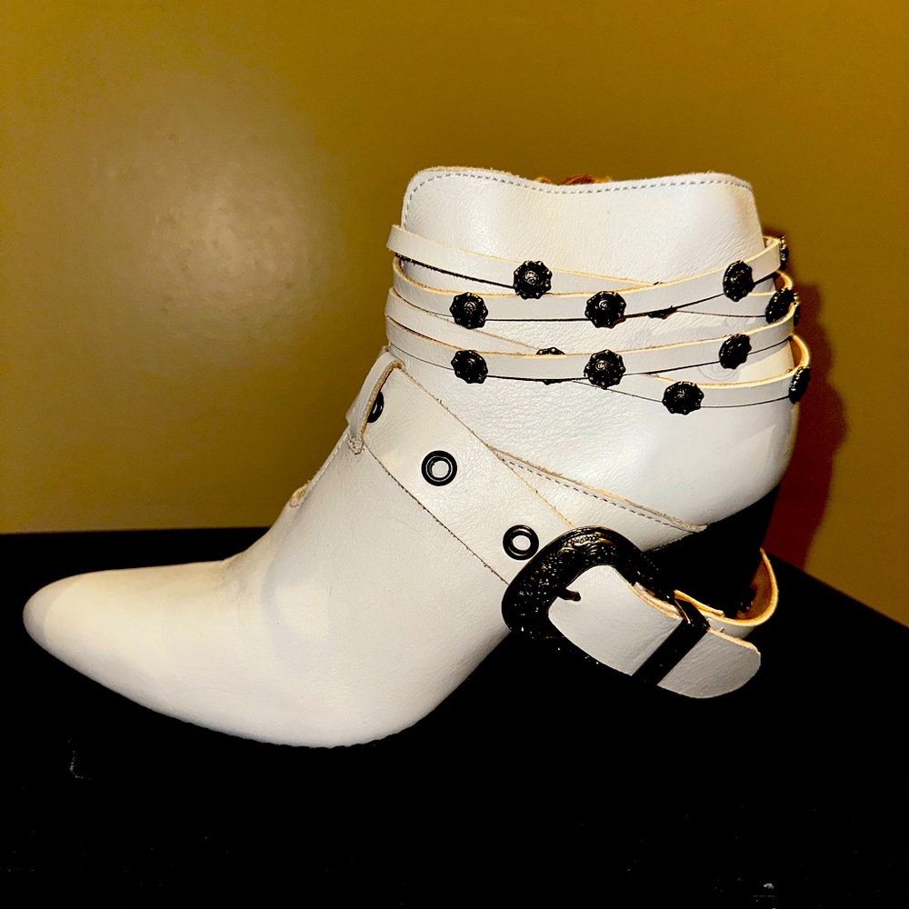 DINGO ANKLE BOOTS ready for festival season!